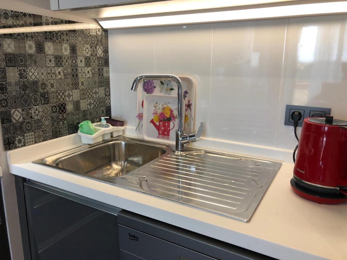 Nilin Apartment Истанбул Екстериор снимка